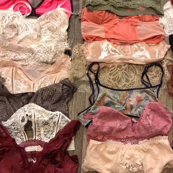VICTORIA SECRET BRALETTES 10 RANDOM MYSTERY BOX - Picture 7 of 8